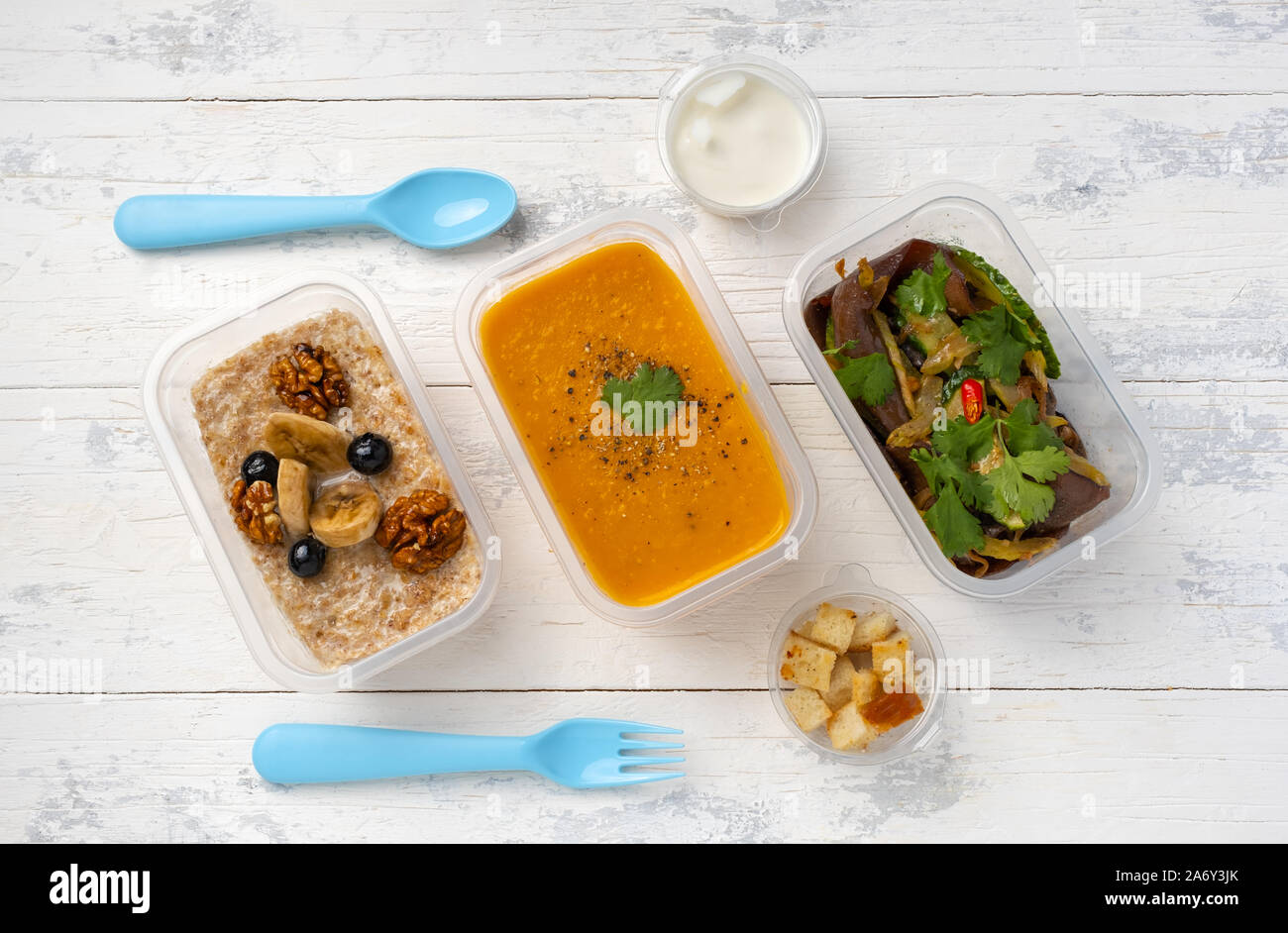 Tres comidas fotografías e imágenes de alta resolución - Alamy
