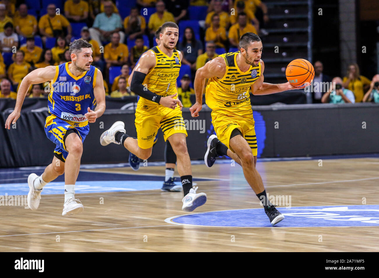 Tenerife, Italia, 29 de oct de 2019, Alex Lopez (iberostar tenerife) en  acción durante el Iberostar Tenerife vs BC, Peristeri - baloncesto  Champions League - Crédito: LPS/Davide di Lalla/Alamy Live News Fotografía