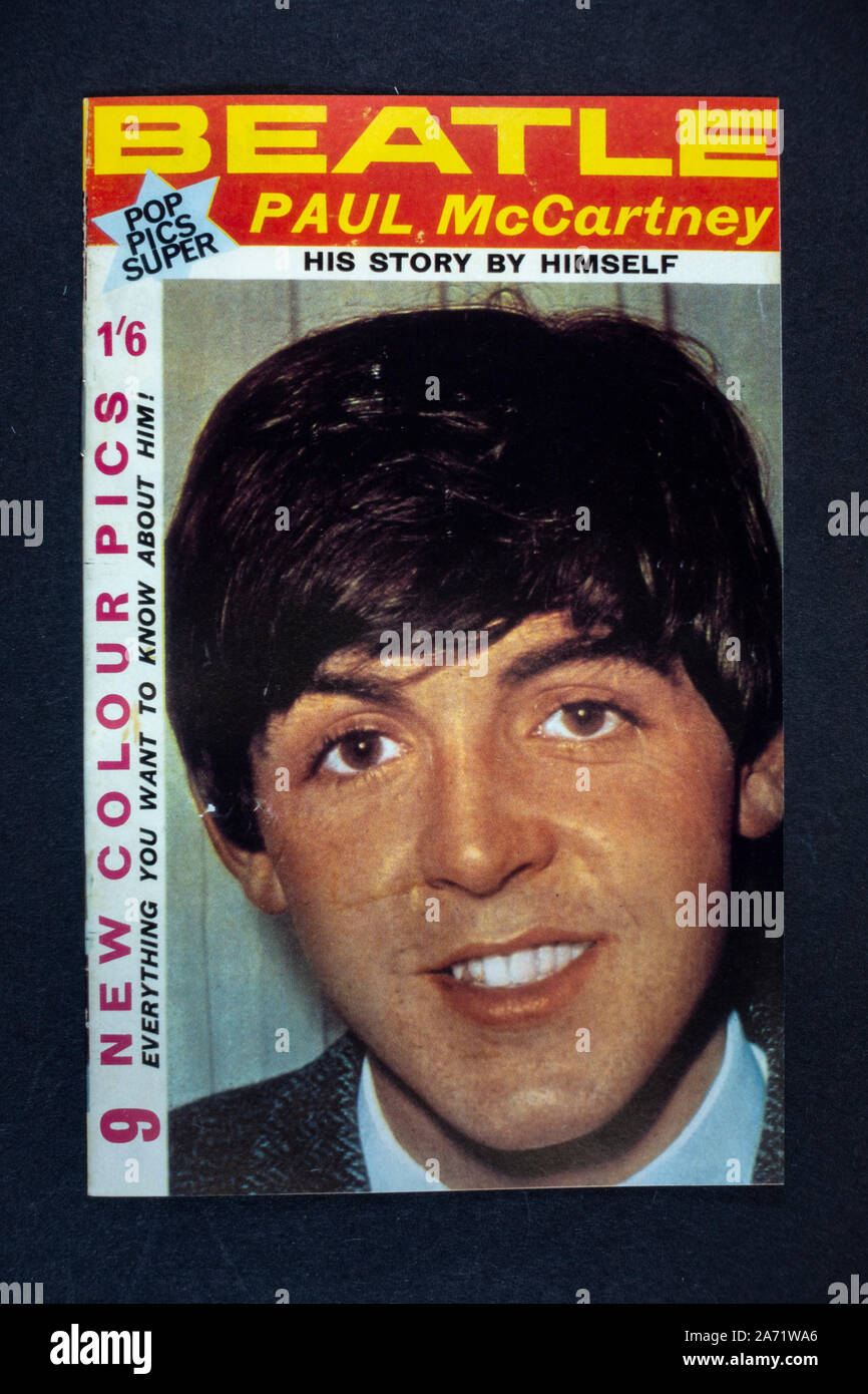 Réplica de recuerdos relacionados con los Beatles: THE BEATLES Pop Pics Super revista de Paul McCartney. Foto de stock