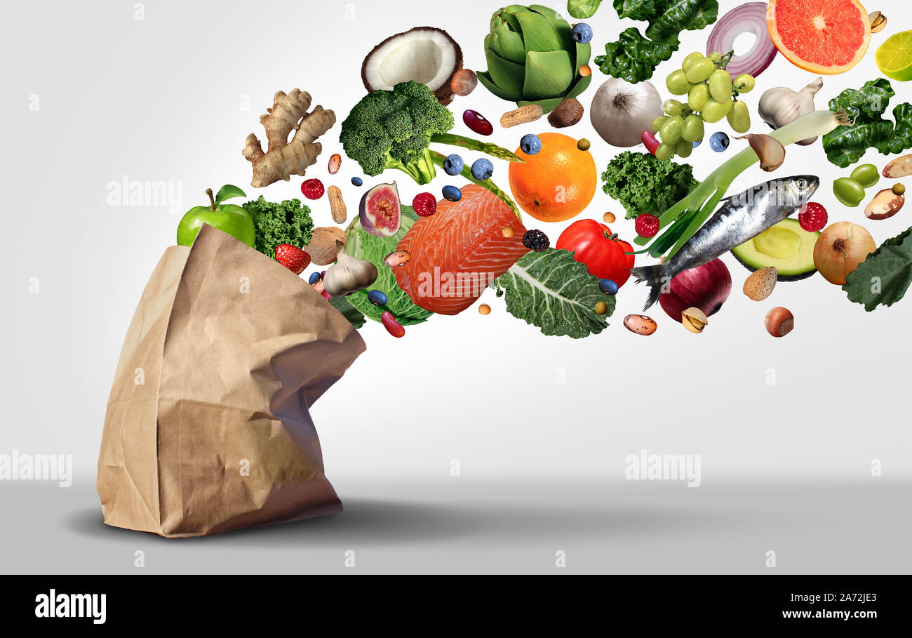 Concepto de supermercado de comestibles saludables y alimentos nutritivos alimentos como frutas verduras nueces pescado y frijoles saliendo de una bolsa de papel. Foto de stock