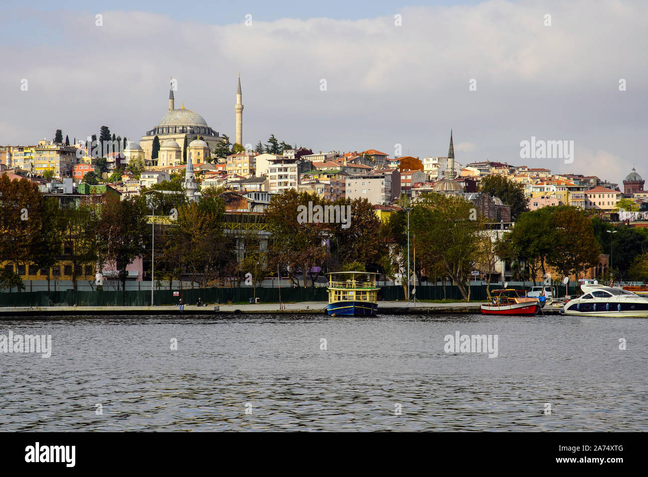 Vista panorámica de un puerto Karaköy-lado, Estambul, Turquía. Foto de stock
