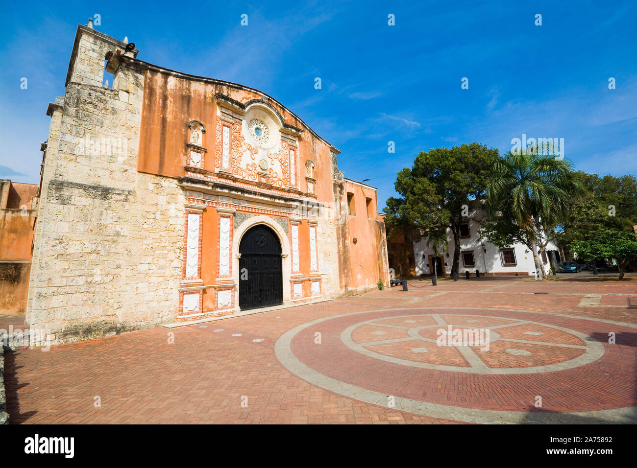 Convento de Dominicos - la primera iglesia católica y Universidad del Nuevo  Mundo, situado en la Zona Colonial de la ciudad, Santo Domingo, República  Dominicana Fotografía de stock - Alamy