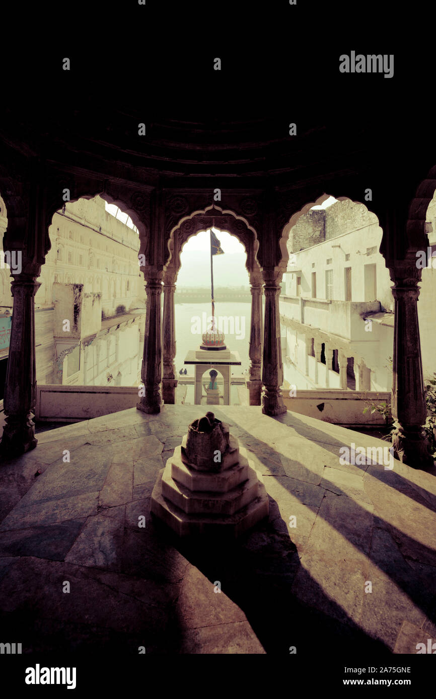 La India, Rajastán, la ciudad santa de Pushkar Ghats, bañarse en el lago Foto de stock