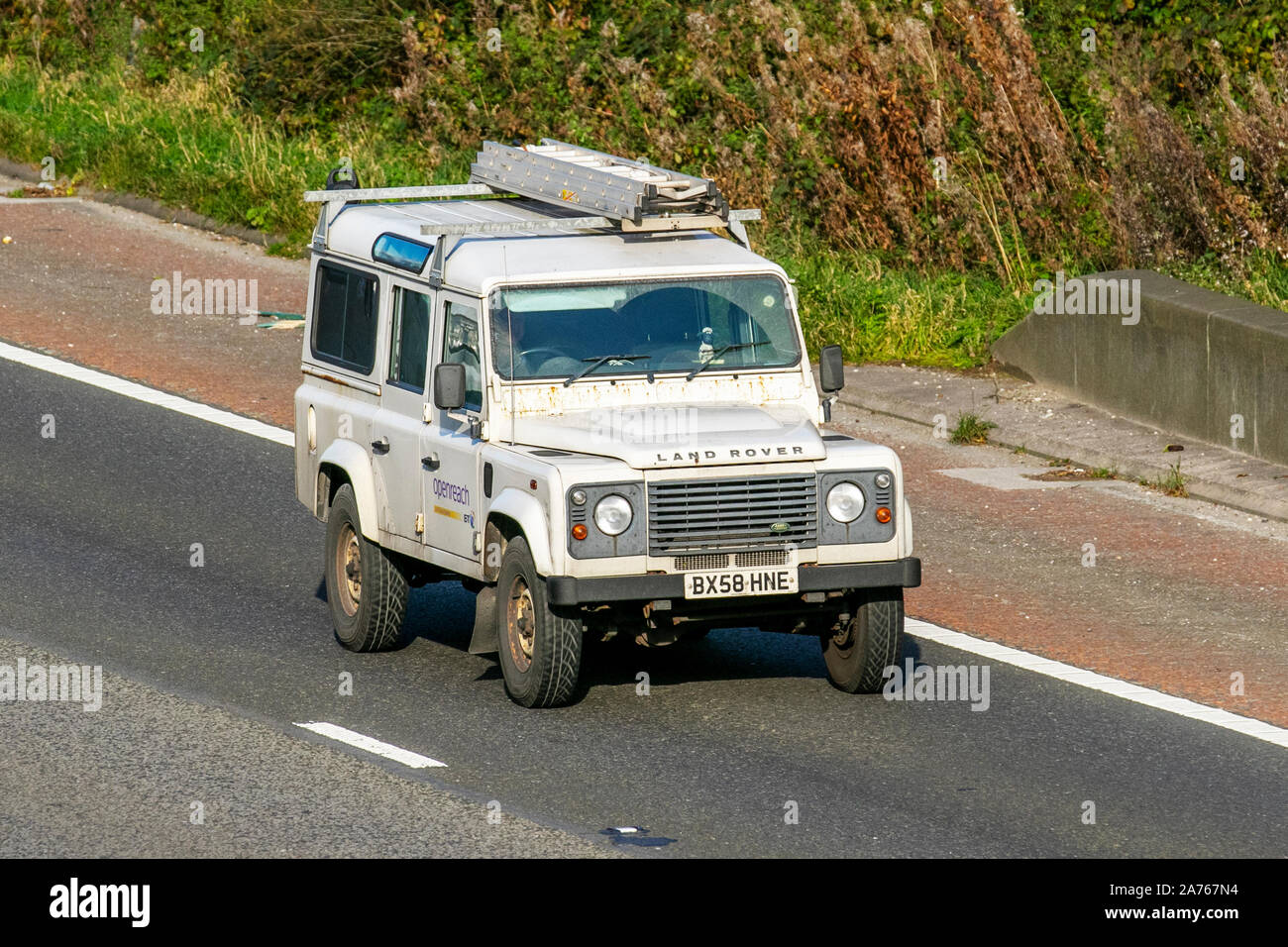 Land Rover Defender SWB 1990 en adelante coche cubierta de tamaño medio