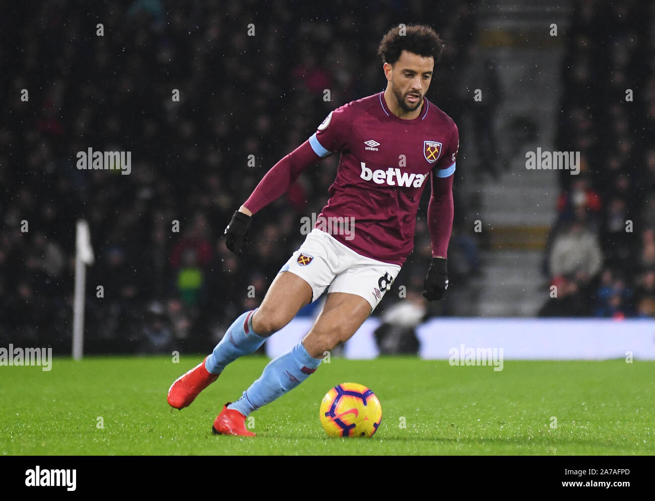 Londres, Inglaterra - 15 de diciembre de 2018: Felipe Anderson Pereira Gomes del West Ham fotografiado durante el 2018/19 Premier League entre Fulham FC y el West Ham United en Craven Cottage. Foto de stock