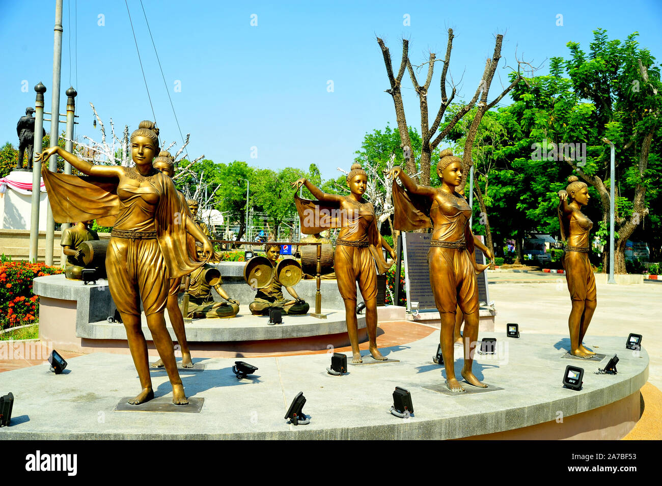 PHETCHABUN, Tailandia - 29 de septiembre de 2019 : Arqueología Intrachai Phetchabun Hall solía ser el ayuntamiento y actualmente se utiliza para mostrar elementos de interés Foto de stock