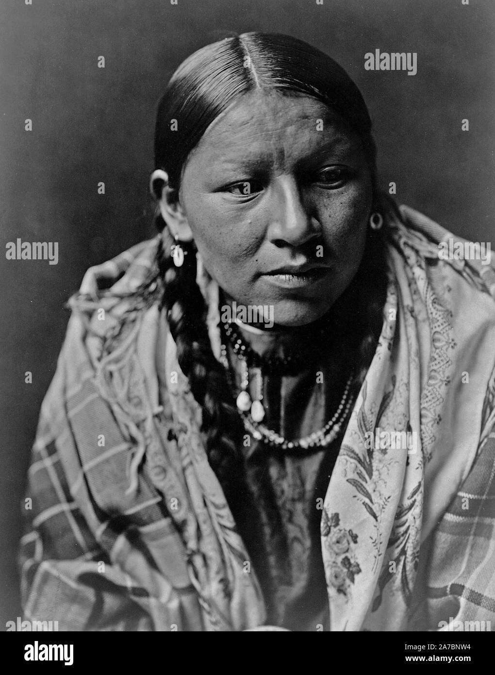 Retrato indio americano de principios de 1900 fotografías e imágenes de