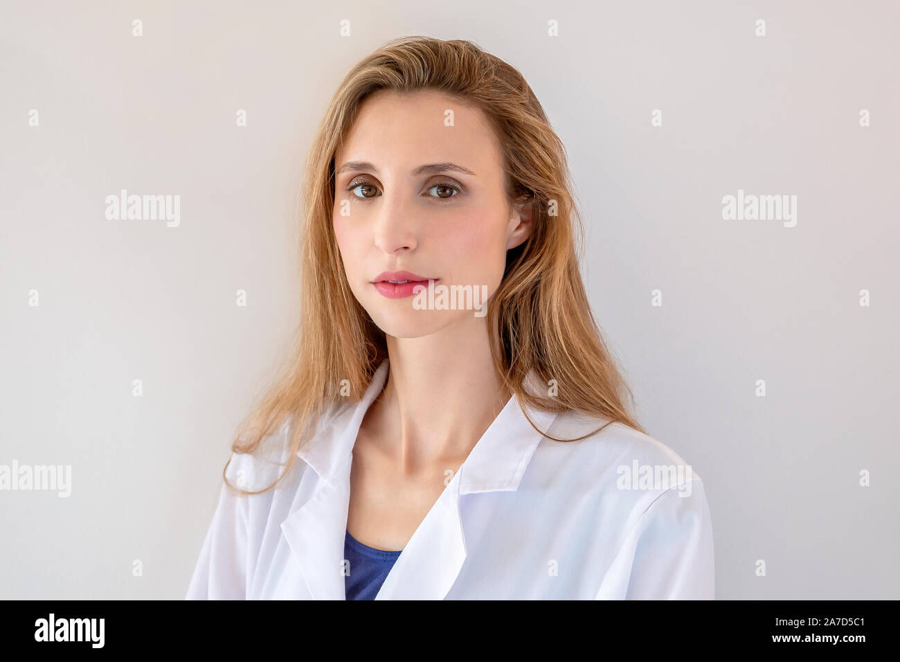 Estudiante de medicina femenina Foto de stock