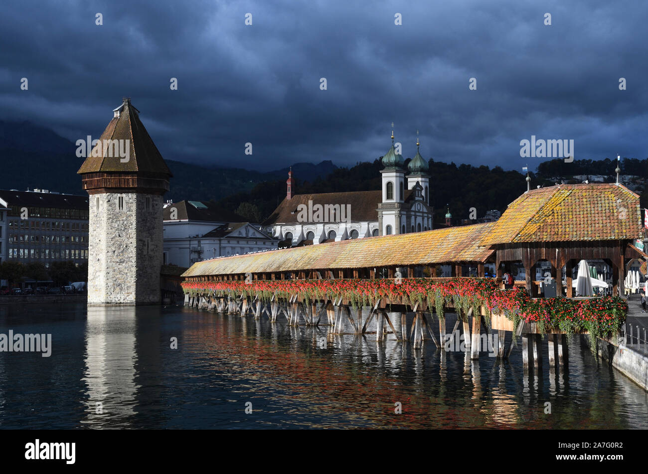 Puente de la capilla;kapellbrucke;alfalfa;Suiza Foto de stock