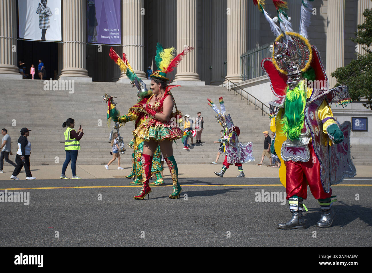 Los sudamericanos en trajes de fiesta DC desfile en Washington DC 2019  Fotografía de stock - Alamy
