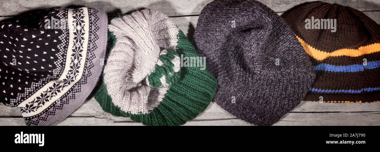 Panorama, diferentes tapas de lana, manualidad, artesanía selfmade Foto de stock