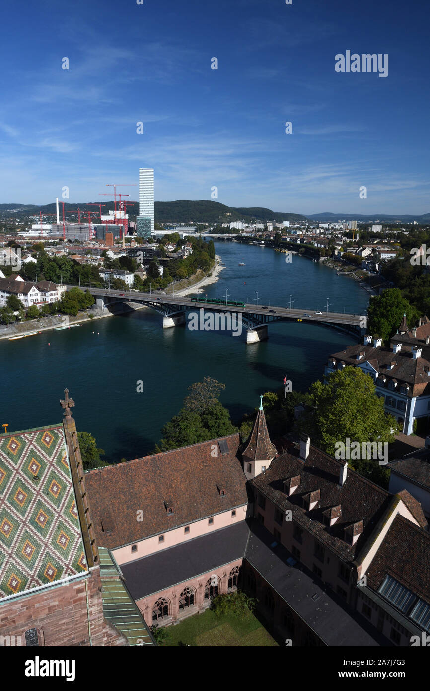 Vista al sur;Río Rin desde ST.Martin's Tower;basel minster;Suiza Foto de stock