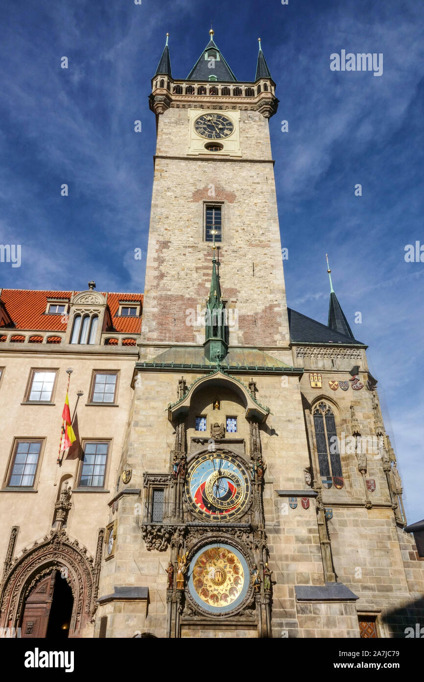 Torre del Ayuntamiento de Praga y Reloj Astronómico Reloj de Praga Foto de stock