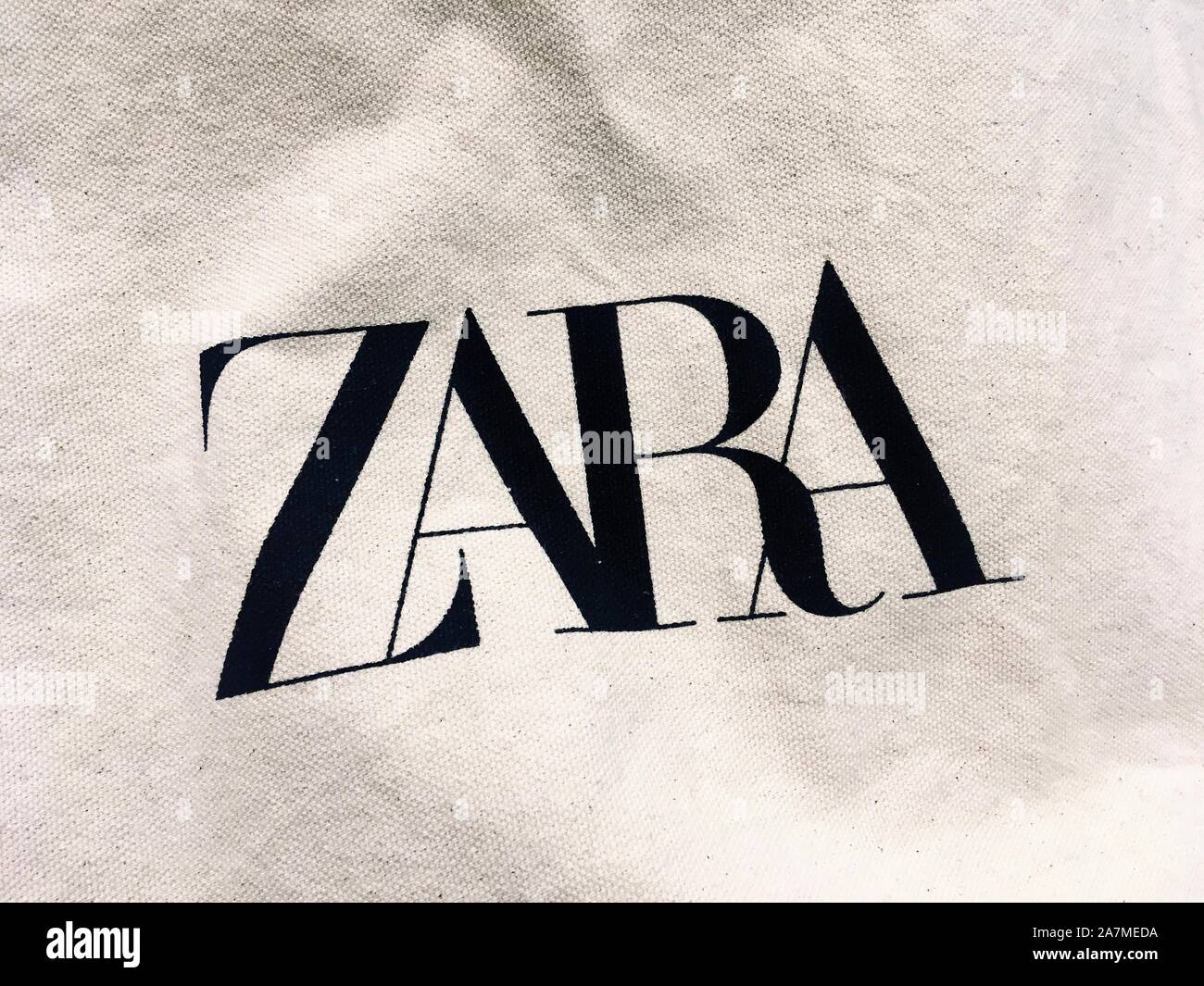 Bolsa de zara e imágenes de alta resolución -