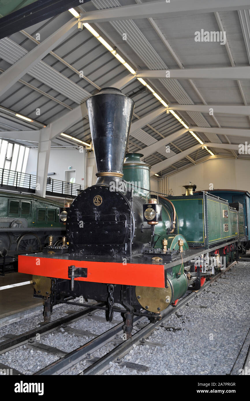 Locomotora de vapor;no.28;Museo Suizo del Transporte;alfalfa;Suiza Foto de stock