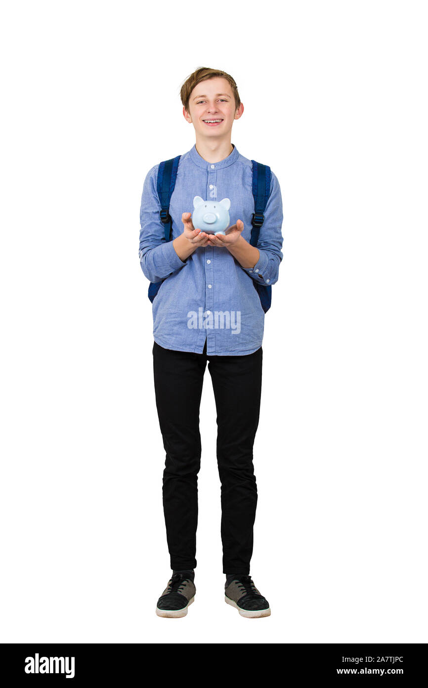 Retrato de longitud completa del estudiante varón adolescente mirando a la  cámara llevar mochila y sosteniendo una hucha aislado sobre fondo blanco.  Sav financiero Fotografía de stock - Alamy