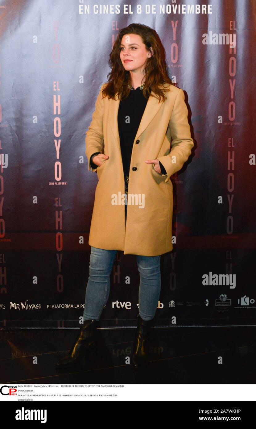 Estreno de la película 'El Hoyo' (la plataforma) EN MADRID CORDON PULSE DURANTE LA PREMIERE DE LA PELICULA EL HOYO EN EL PALACIO DE LA PRENSA. 4 noviembre 2019 CORDON PRESS Cordon Press Foto de stock