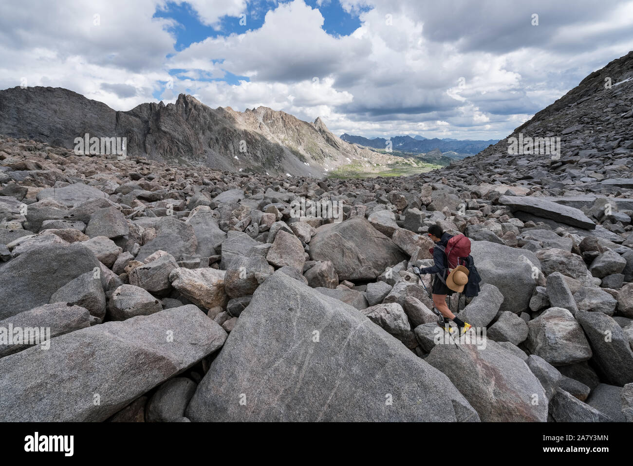 Senderismo en la Alta Ruta de Wind River, en Wyoming, EE.UU. Foto de stock