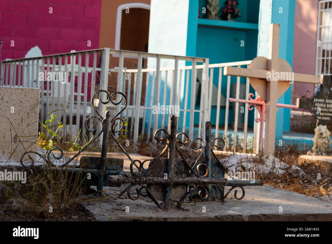 Culiacán, Sinaloa, México 10 de octubre 2019 tumbas decoradas con