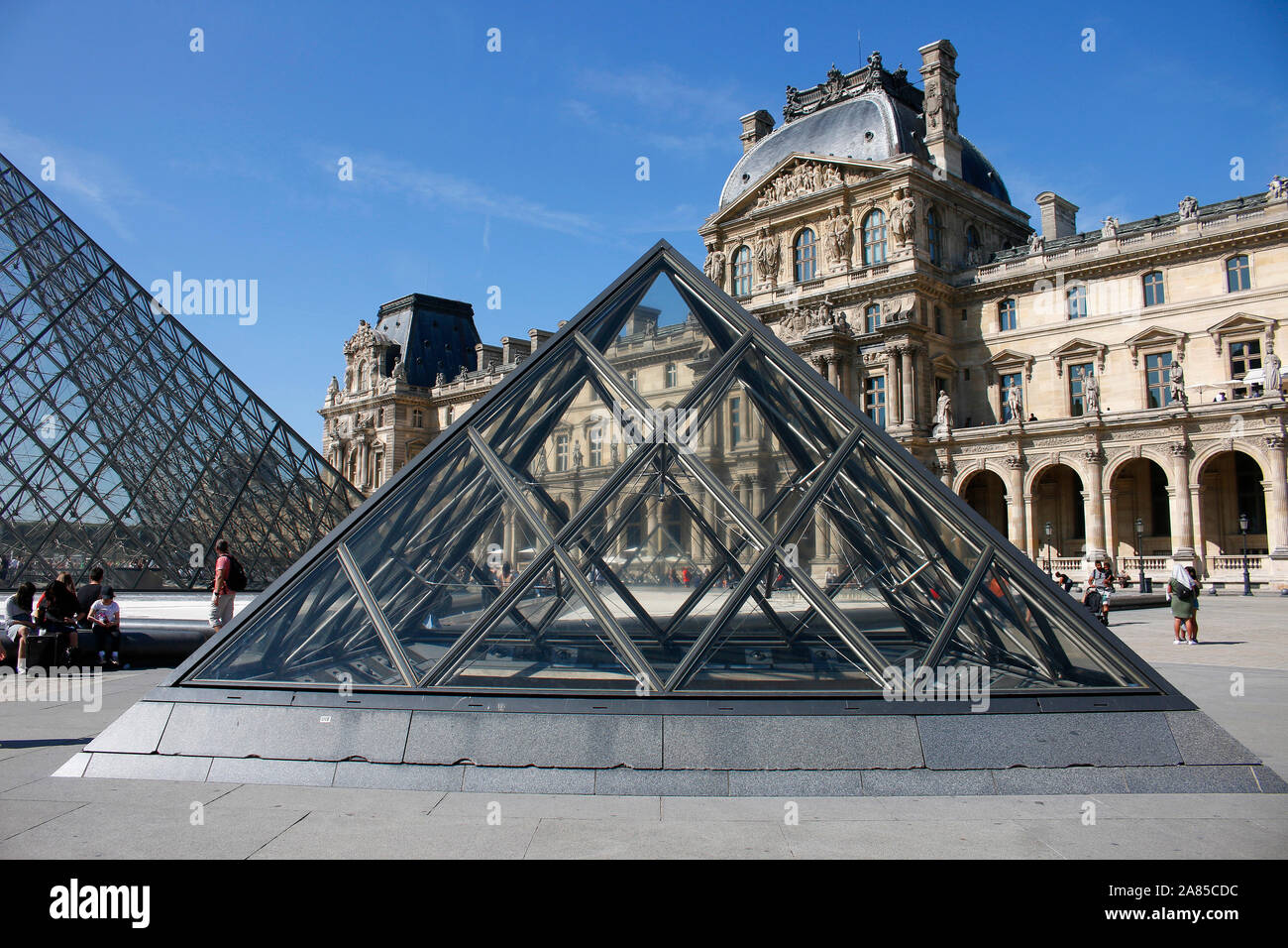 Von Glaspyramide I.M. Pei, Musée du Louvre, Paris, Frankreich/ Francia (nur fuer redaktionelle Verwendung. Keine Werbung. Referenzdatenbank: http://www Foto de stock