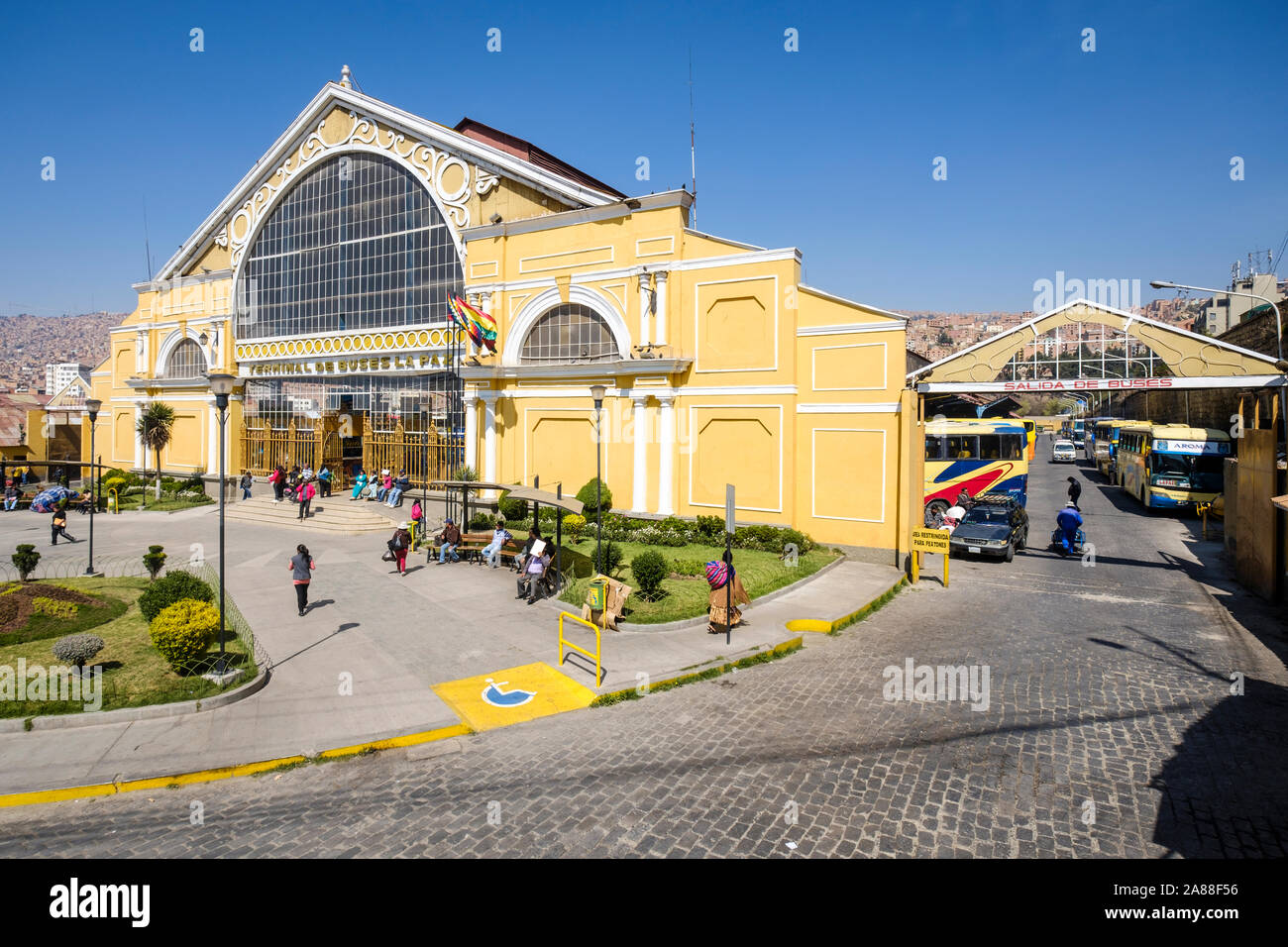 Terminal de autobús o Terminal de Buses La Paz es la estación central de autobuses en La Paz Terminal de autobús o Terminal de Buses La Paz es la estación central de autobuses en La Paz