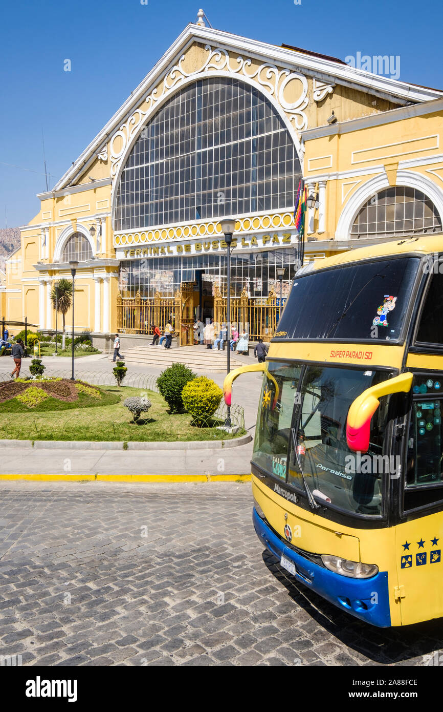 Terminal de autobús o Terminal de Buses La Paz es la estación central de autobuses en La Paz Terminal de autobús o Terminal de Buses La Paz es la estación central de autobuses en La Paz