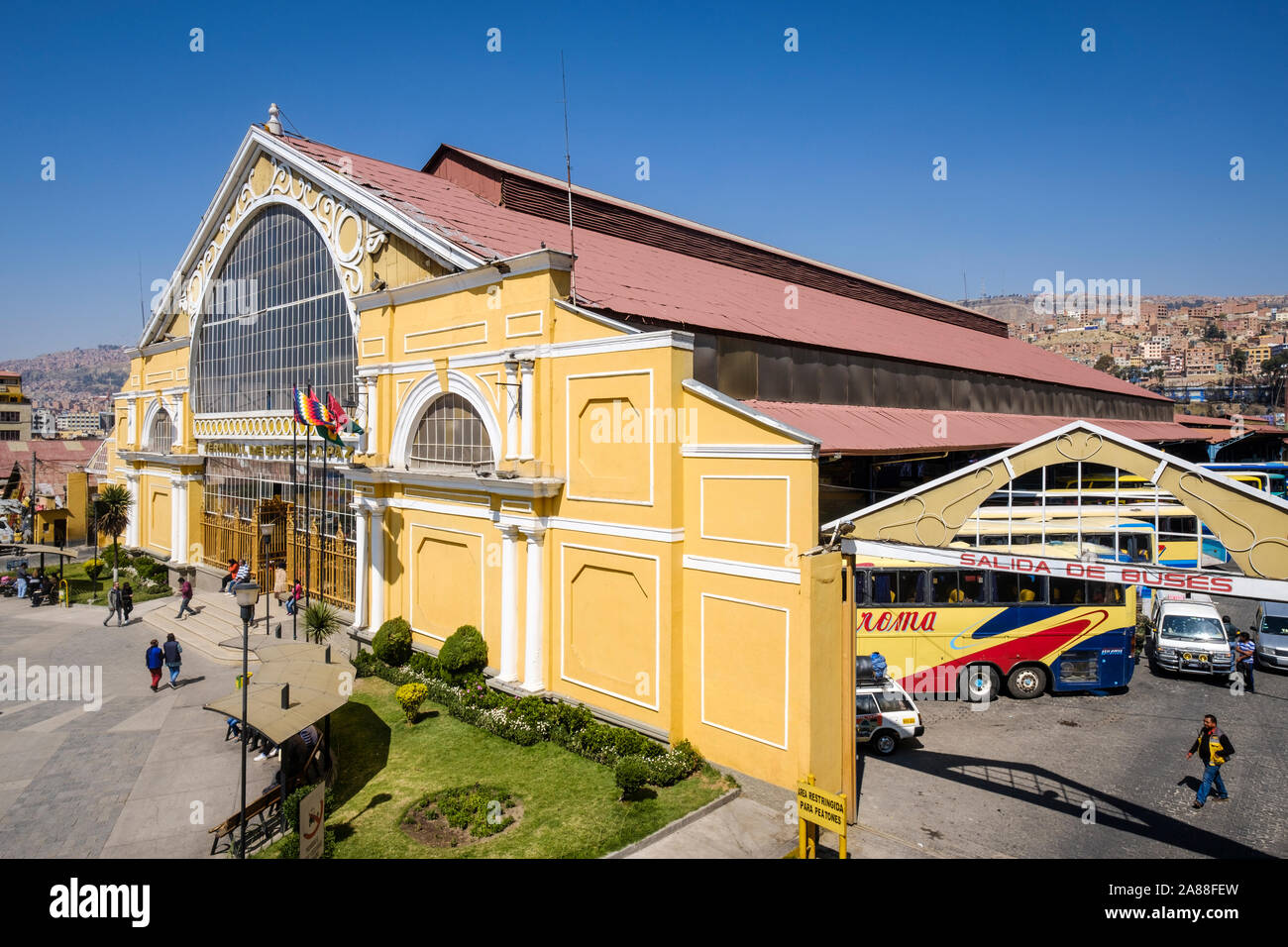 Terminal de autobús o Terminal de Buses La Paz es la estación central de autobuses en La Paz Terminal de autobús o Terminal de Buses La Paz es la estación central de autobuses en La Paz