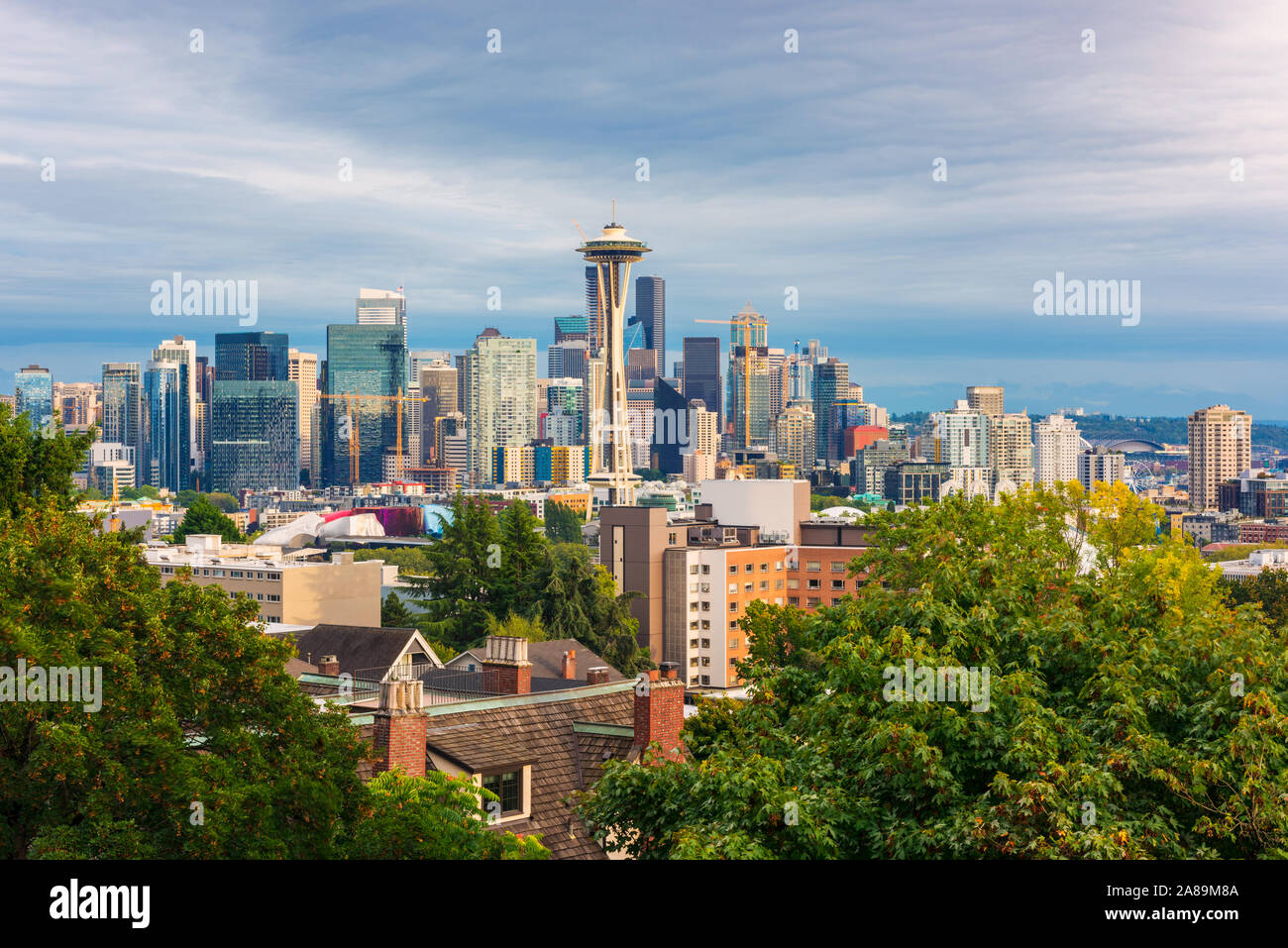 El horizonte de Seattle, Washington, EE.UU. como se ve desde el Parque Kerry Foto de stock