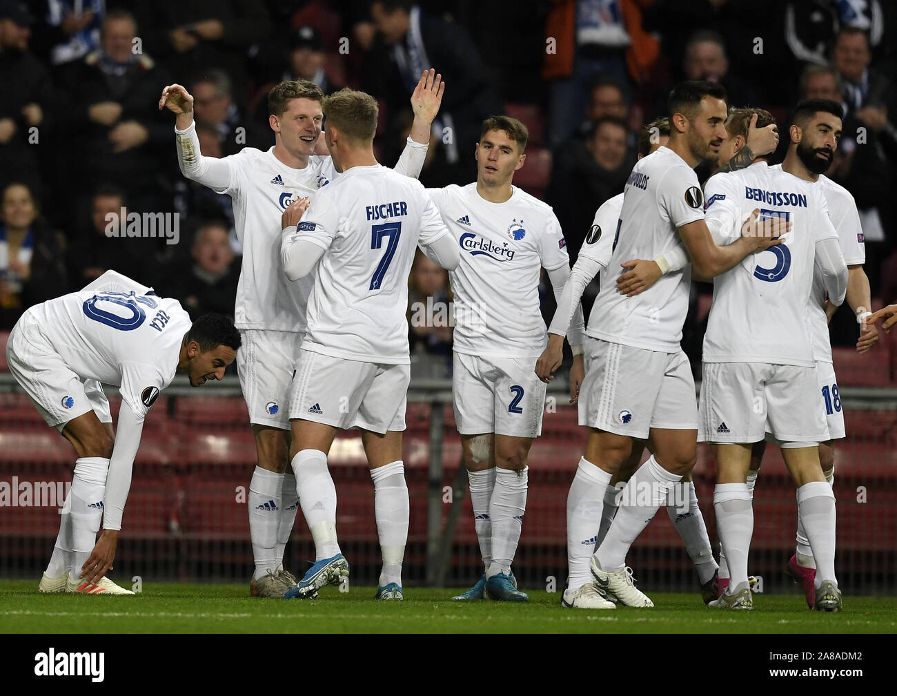 Copenhague, Dinamarca. 7 nov, 2019. Jens Etapa, FC Copenhague tiene scoret  y celebrar con el equipo durante el partido de fútbol de la UEFA Europa  League entre FC Copenhague y Dinamo de