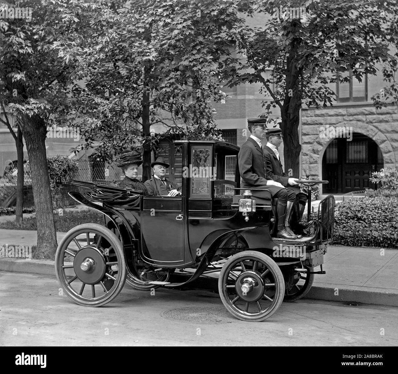 Rhode Island al Senador P. Wetmore muy temprano en un automóvil