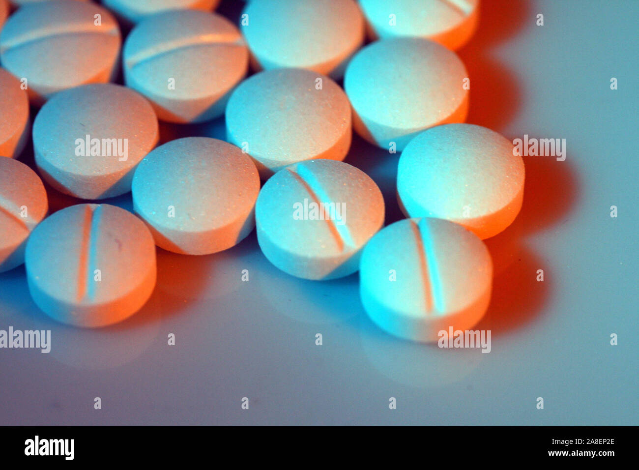Tabletten Schmerztabletten Tablettensucht,,, Foto de stock
