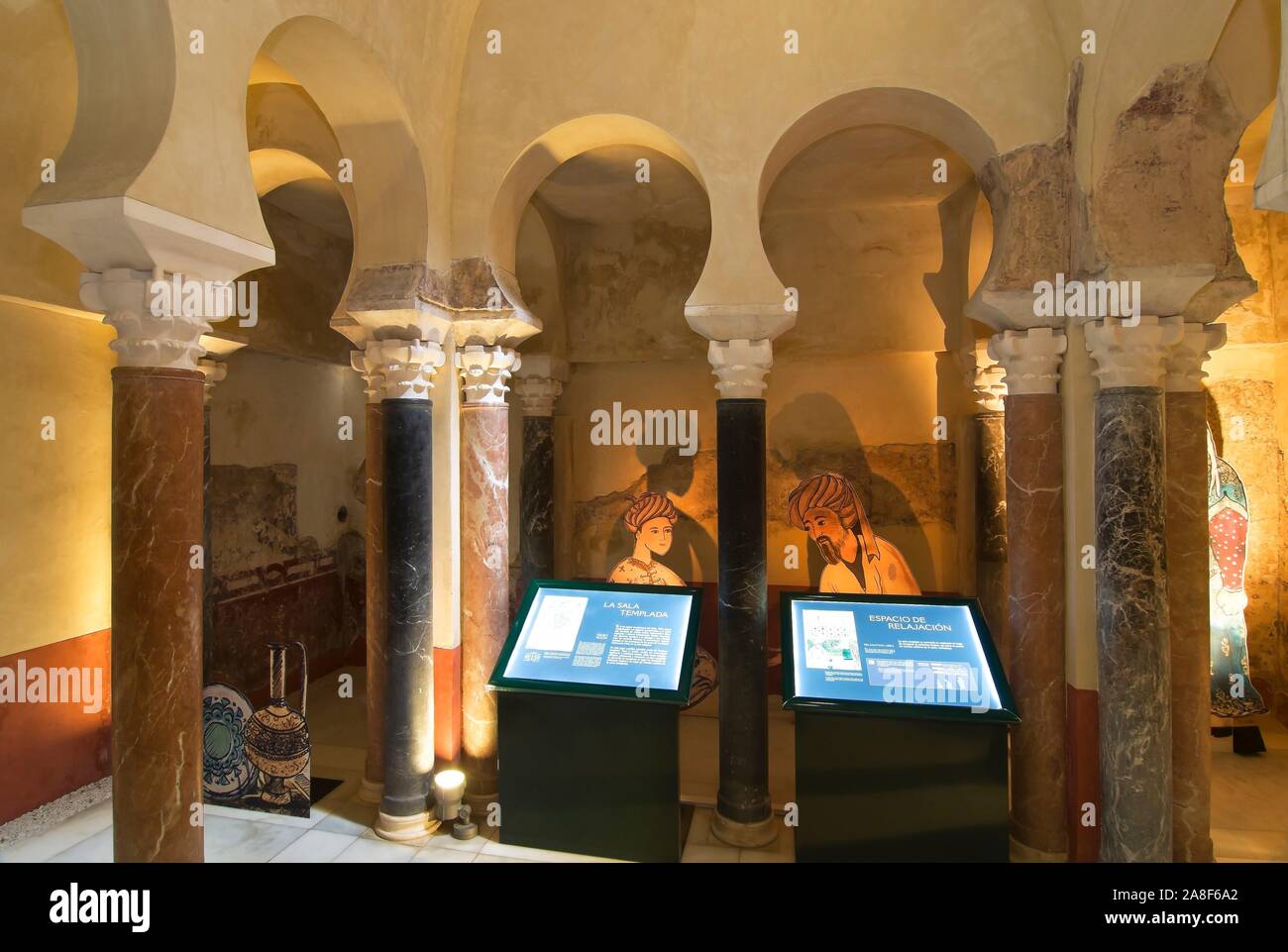 Baños árabes del Alcázar califal -10ª siglo, Córdoba, región de Andalucía,  España, Europa Fotografía de stock - Alamy