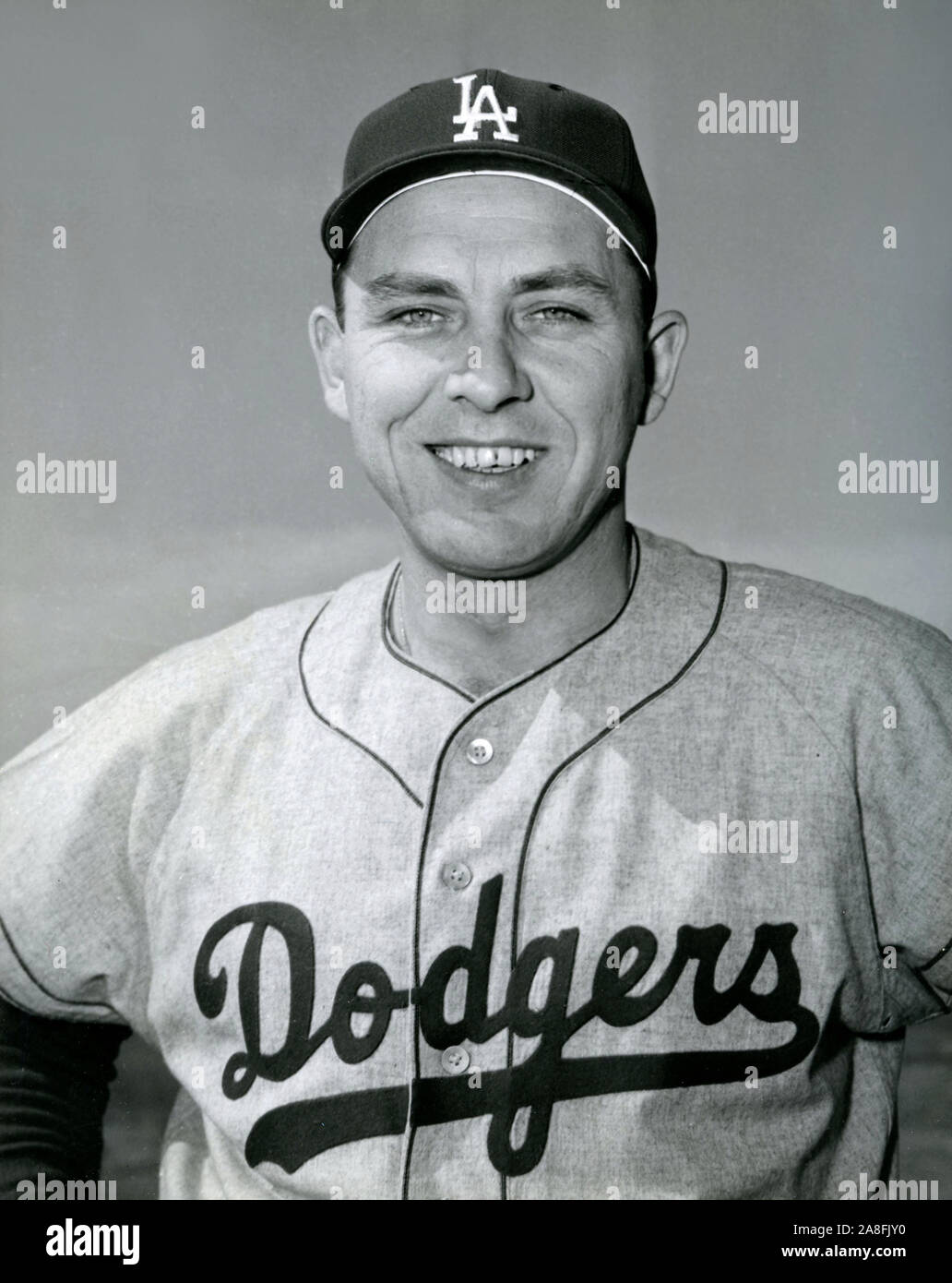 Fotografía en blanco y negro vintage de Gil Hodges con los Dodgers de