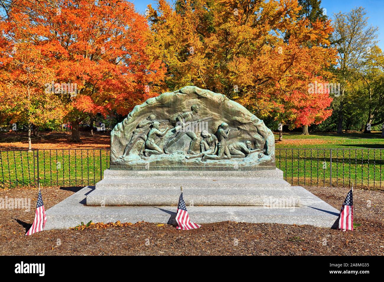 Tumba monumento a la guerra de la independencia americana, Lexington Battle Green, Lexington, Massachusetts, EE.UU. Foto de stock
