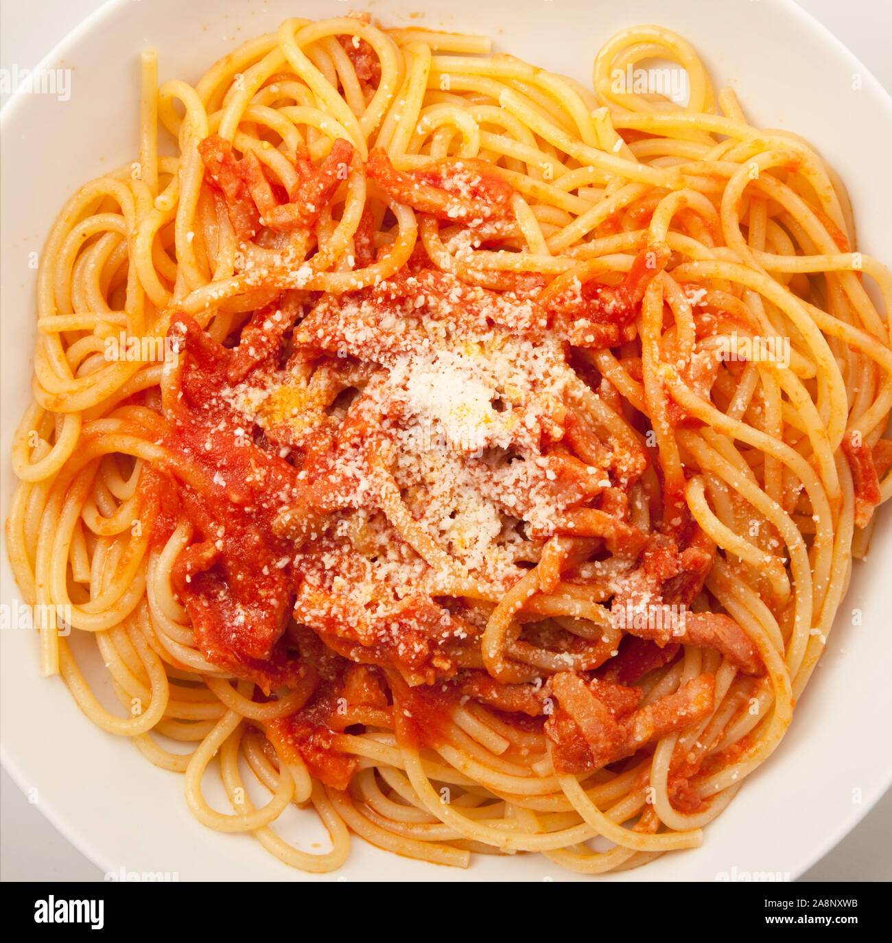 Pasta italiana original all'amatriciana Fotografía de stock - Alamy