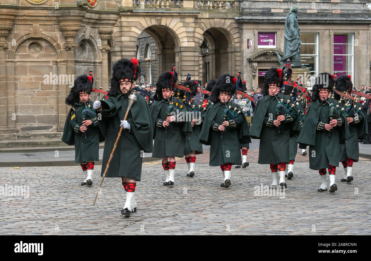 Edimburgo, Escocia, Reino Unido. 10 de noviembre de 2019. El servicio anual de la Piedra del recuerdo en la Royal Mile, Edimburgo, Escocia Foto de stock