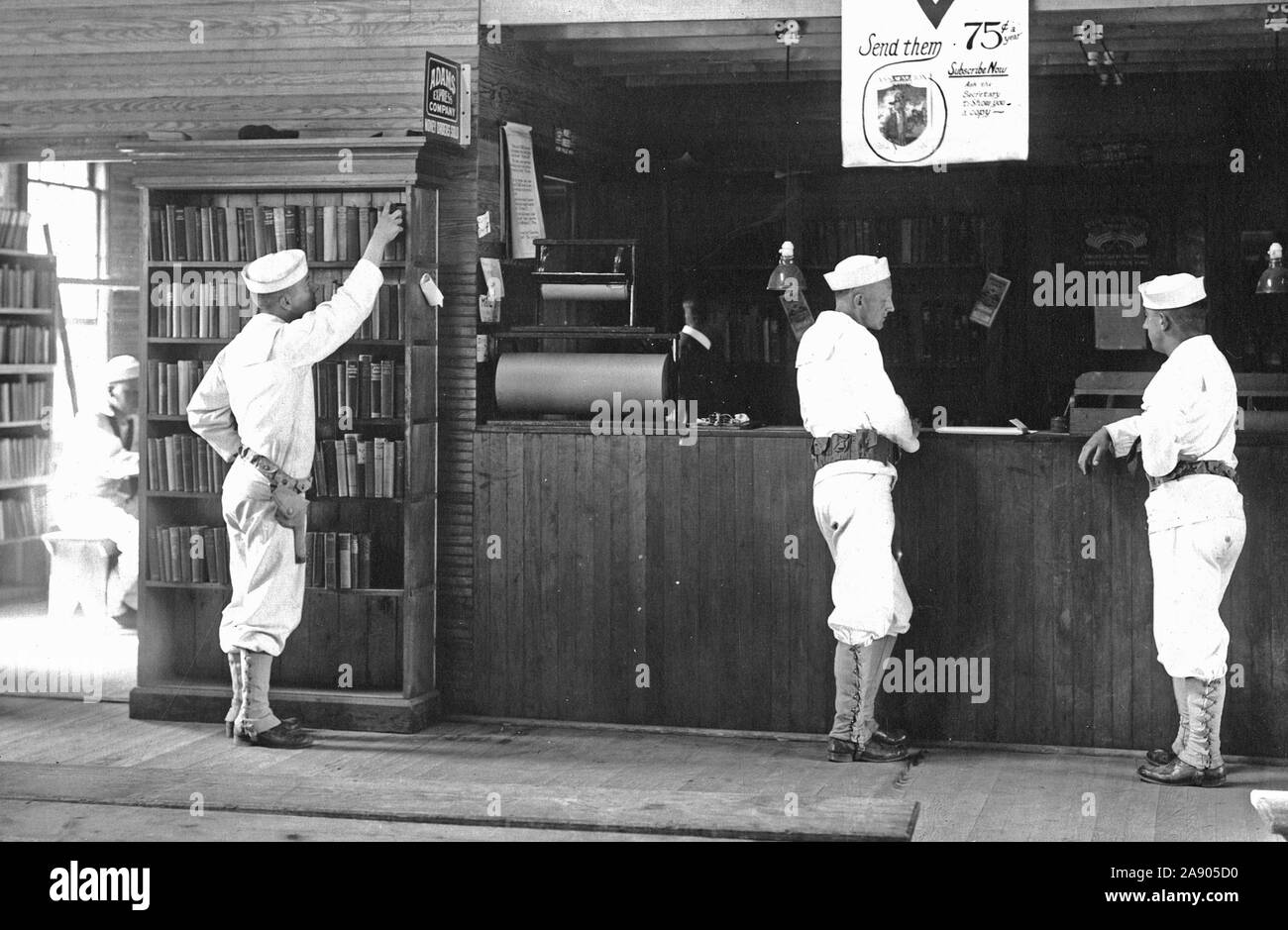 1918 o 1919 - Y.M.C.A. Rama, Estación de Entrenamiento Naval de EE.UU., Pelham Bay, N.Y Foto de stock