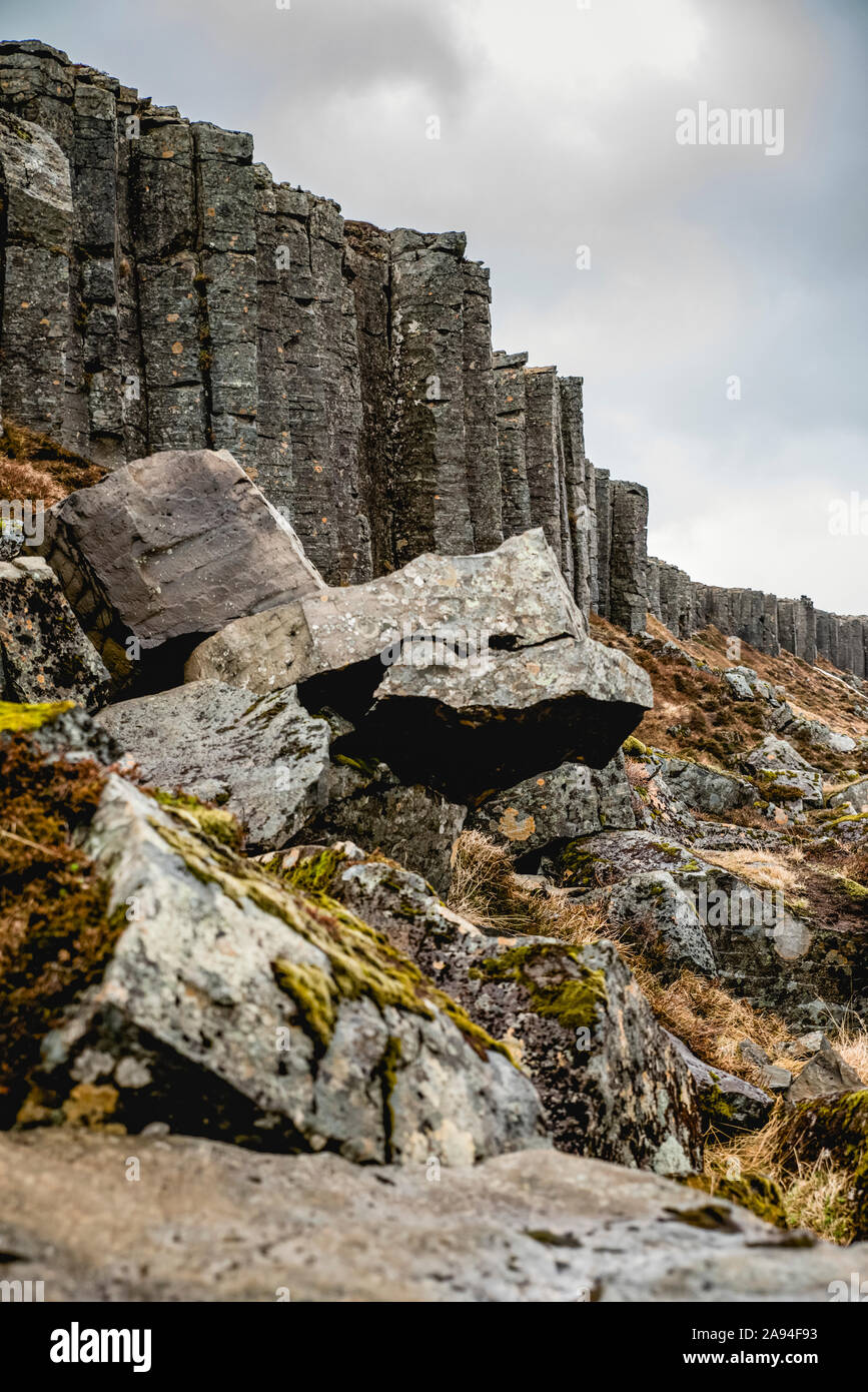 Gerduberg basalt columnas en Snaefellsnes; Islandia Foto de stock