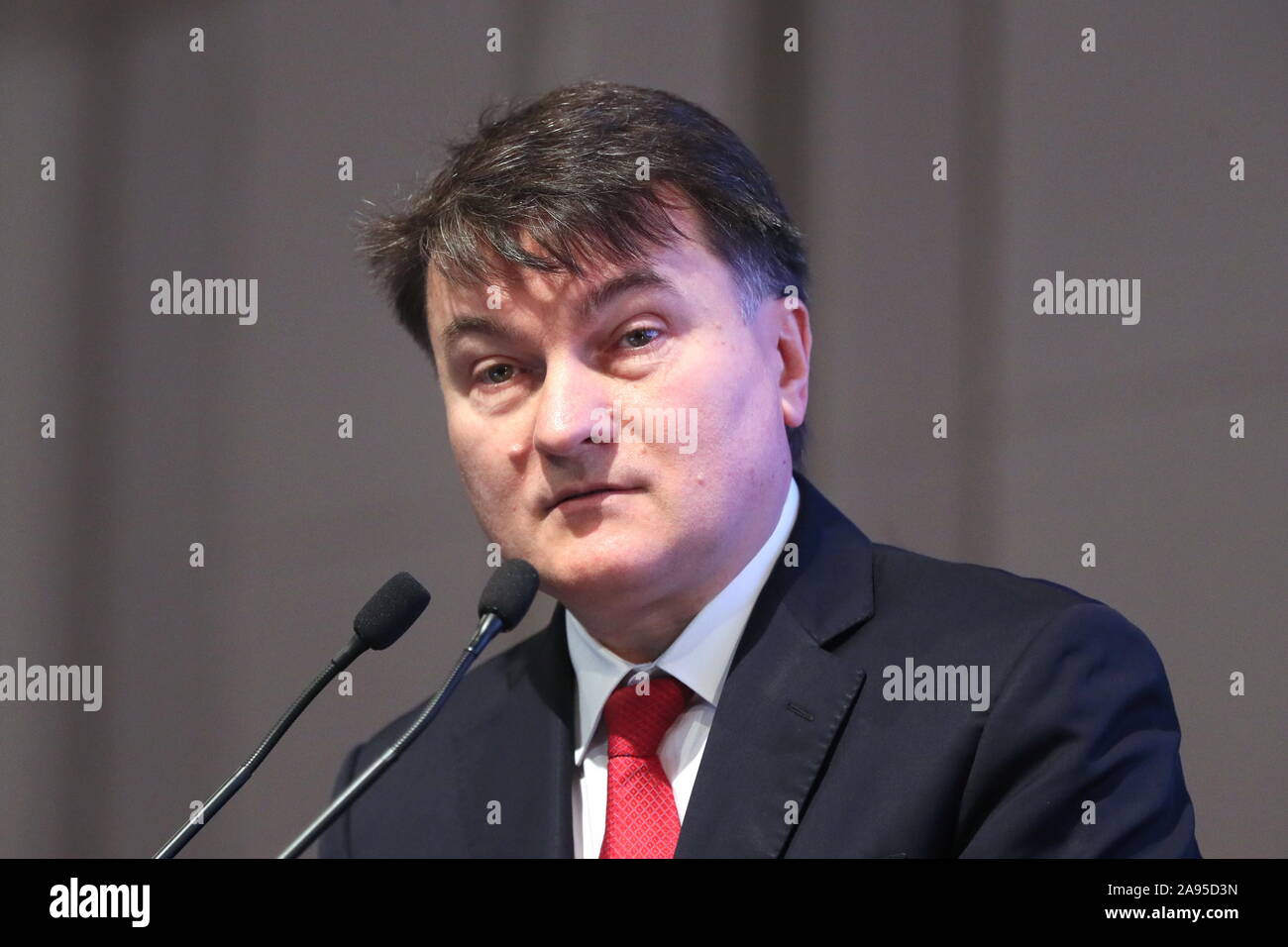 Moscú, Rusia Noviembre 13, 2019 Yuri Zinchenko, presidente de la