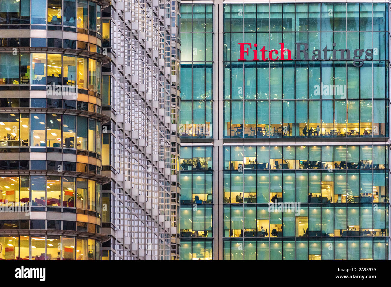 Fitch Ratings HQ Global Londres - la torre de Fitch Ratings en Canary Wharf London Foto de stock