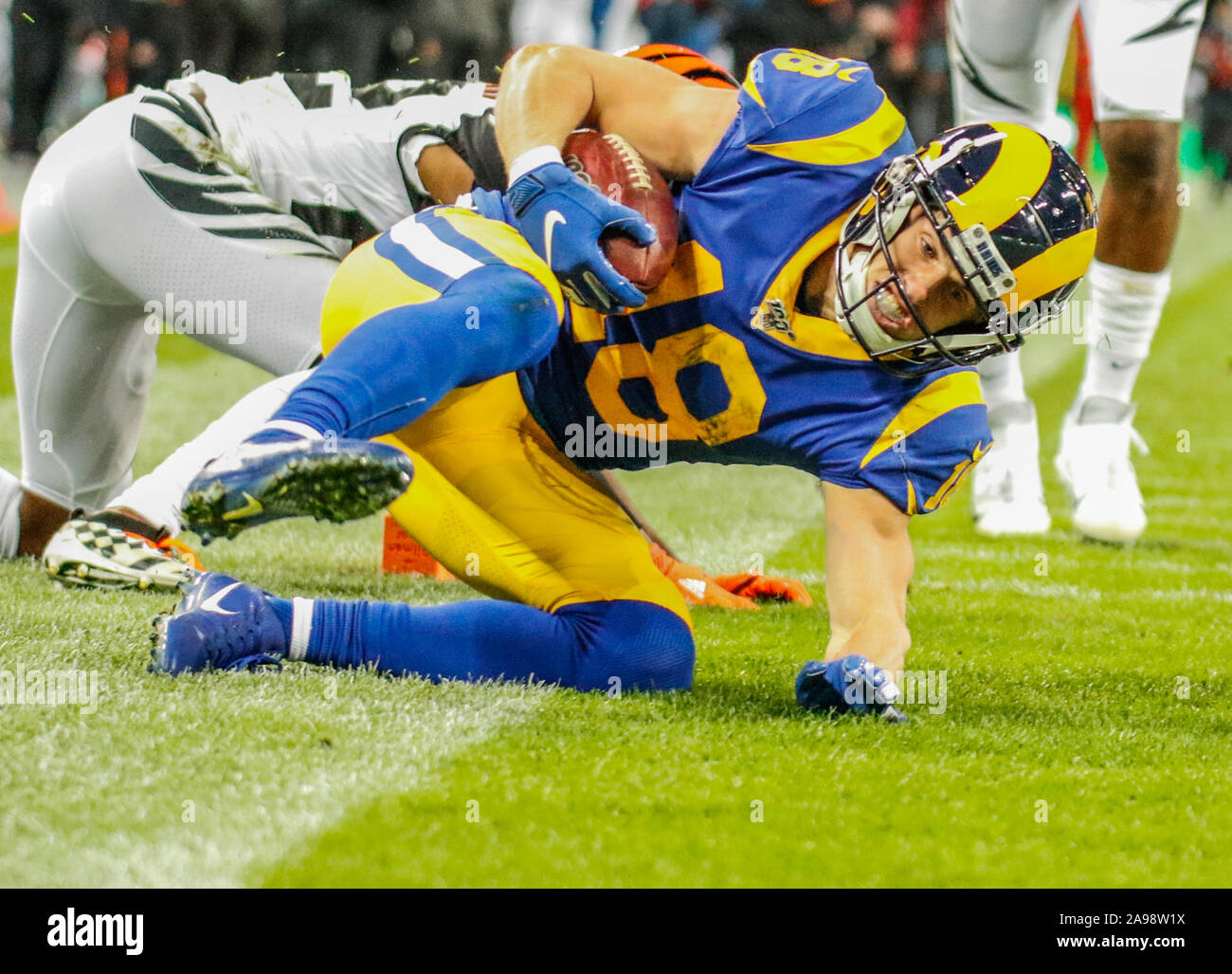 El 27 de octubre de 2019 Londres Los Angeles Rams Receptor ancho Cooper Kupp (18) touchdown durante la NFL juego entre los Cincinnati Bengals y los carneros de Los Angeles el 27 de octubre de 2019 en el estadio de Wembley, Londres, Inglaterra Foto de stock
