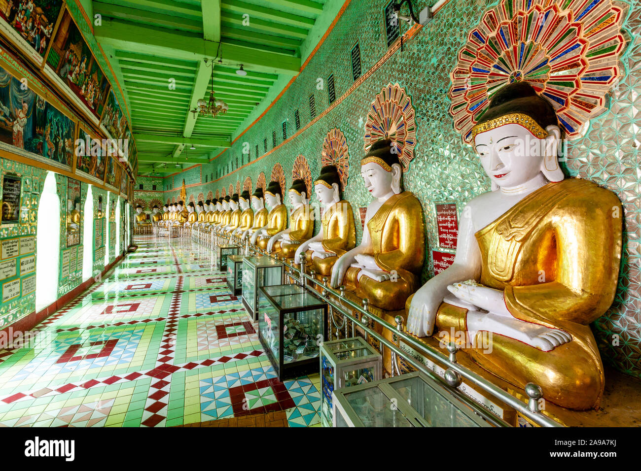 U Min Thonz templo, Sagaing, Mandalay, Myanmar. Foto de stock