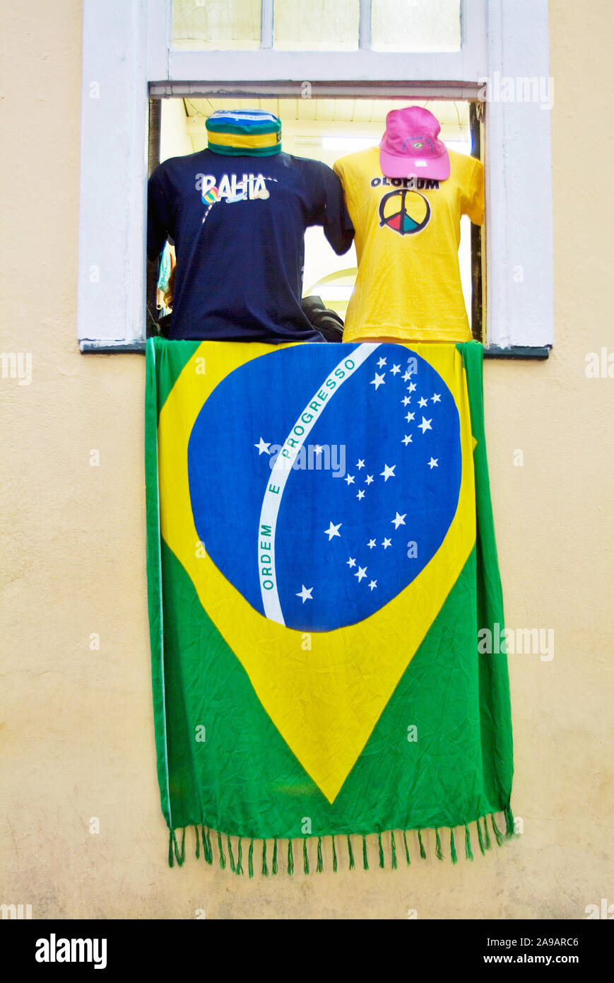 Bandera brasileña, Pelourinho, Salvador, Bahia, Brasil Foto de stock