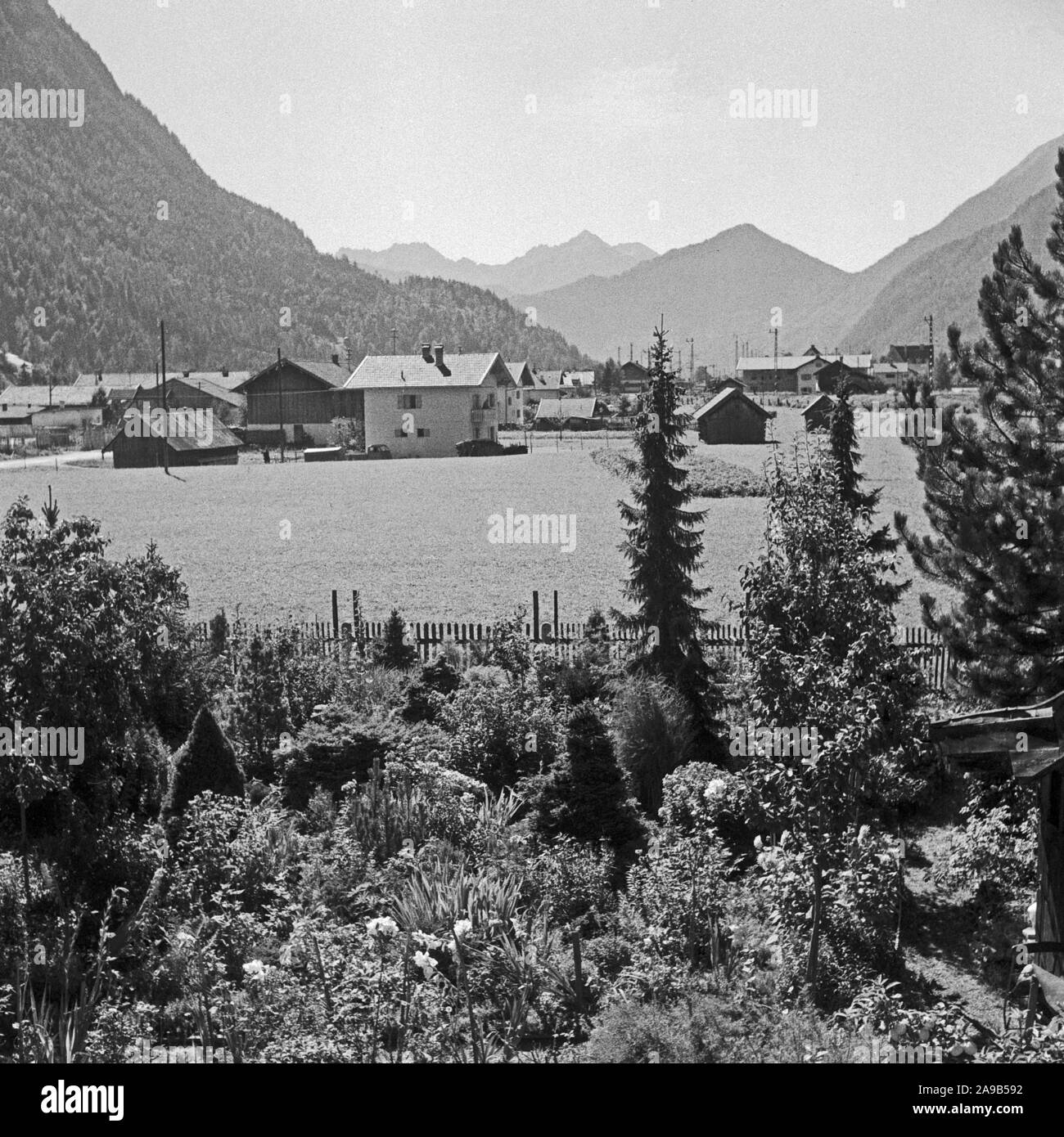 Casas pintorescas en el área Allgaeu, Alemania 1957 Foto de stock
