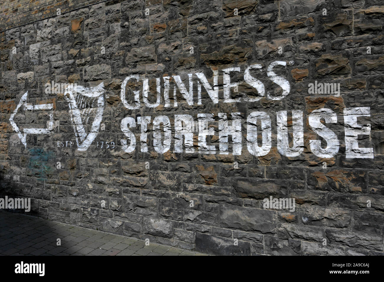 Imagen dentro de la fábrica de Guinness Brewery la atracción de