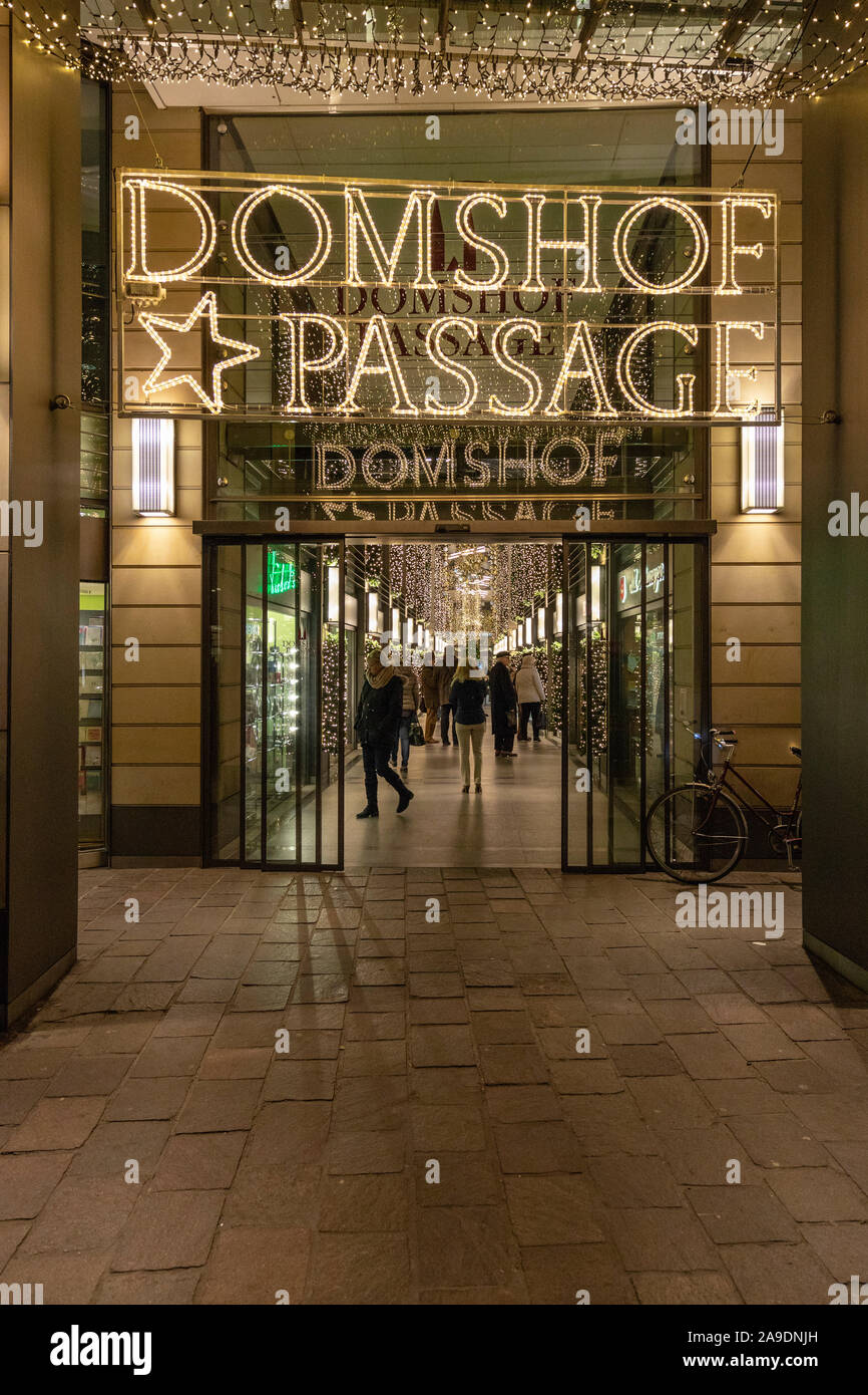 Iluminación de Navidad, galería comercial Domshof pasaje, Bremen, Foto de stock