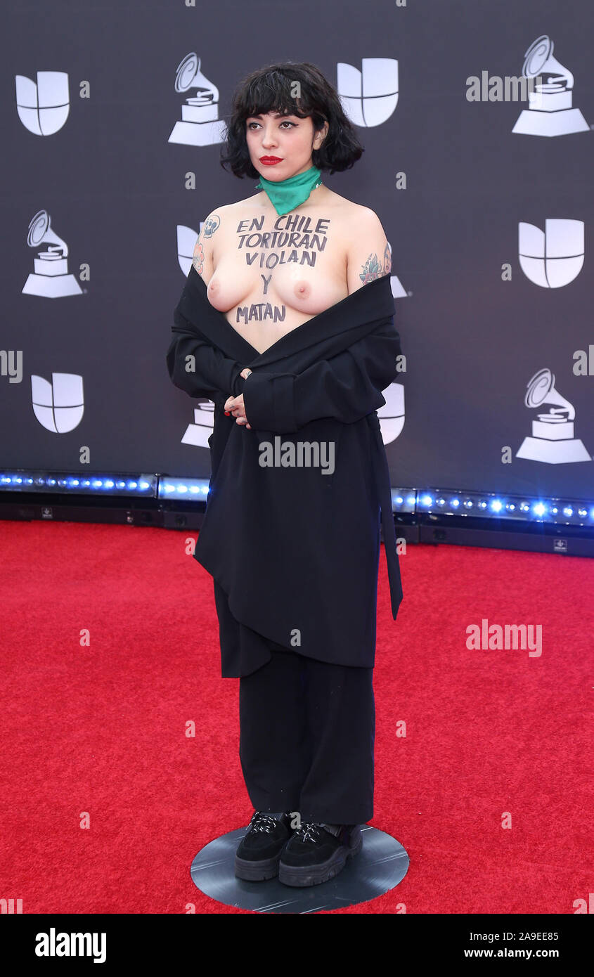 Mon Laferte Fotos E Imagenes De Stock Alamy Mon Laferte Fotos E Imagenes De Stock Alamy