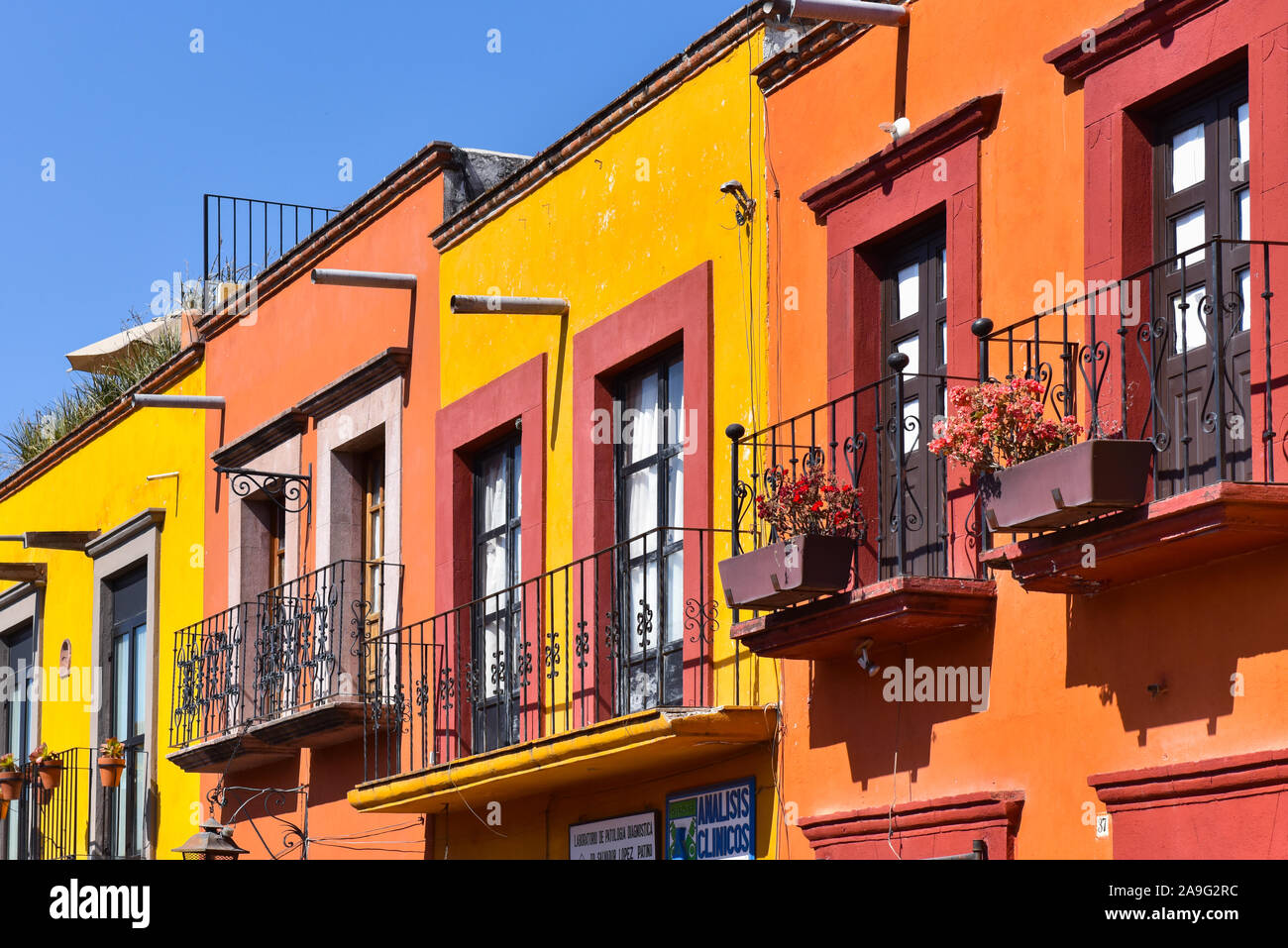 Casas coloridas, San Miguel de Allende, México Foto de stock