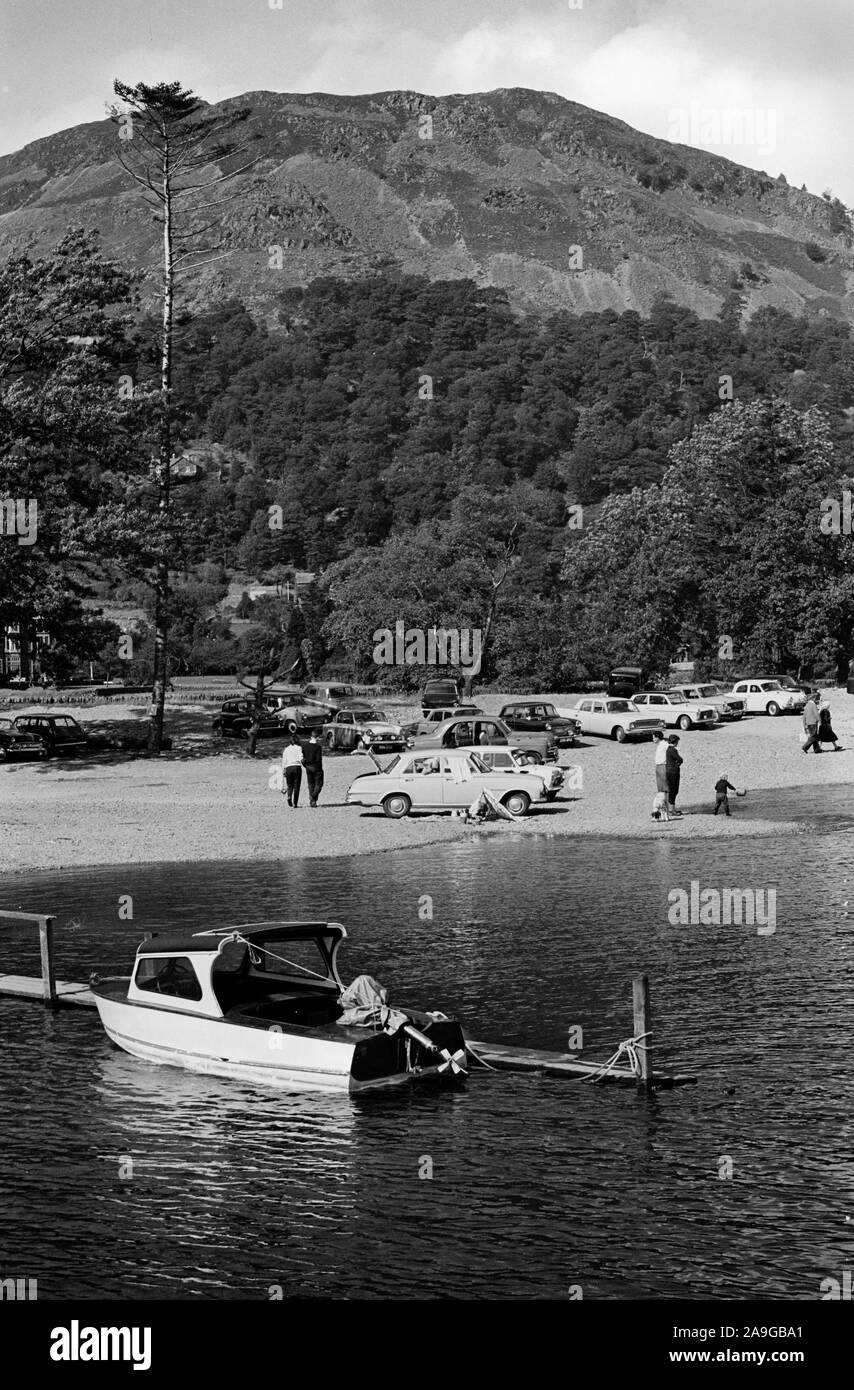 Temporada de vacaciones en el distrito de los lagos en septiembre a principios de los años 60s Foto de stock