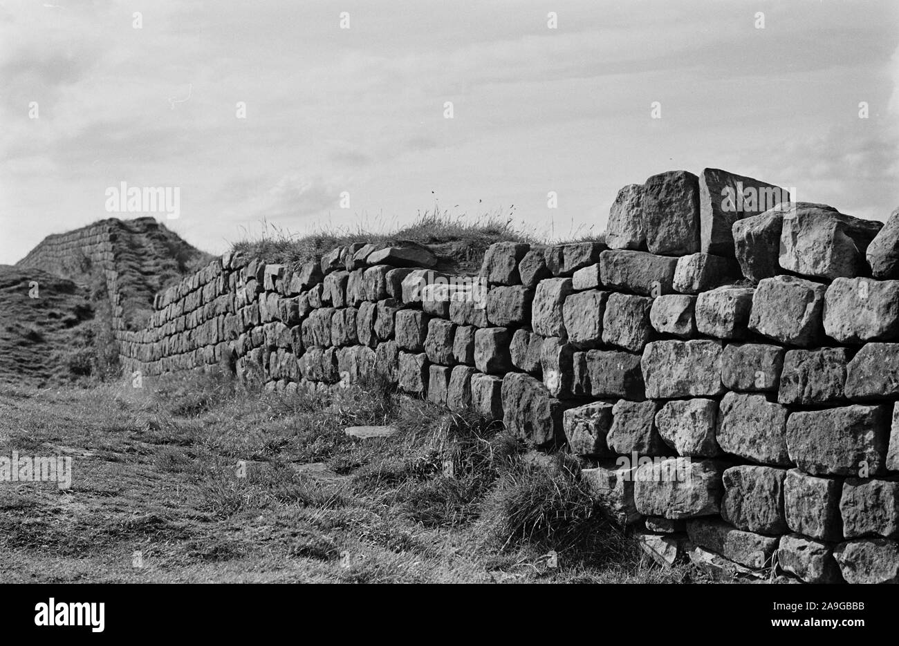 El Muro de Adriano en Northumberland, fotografiado en 1963 Foto de stock